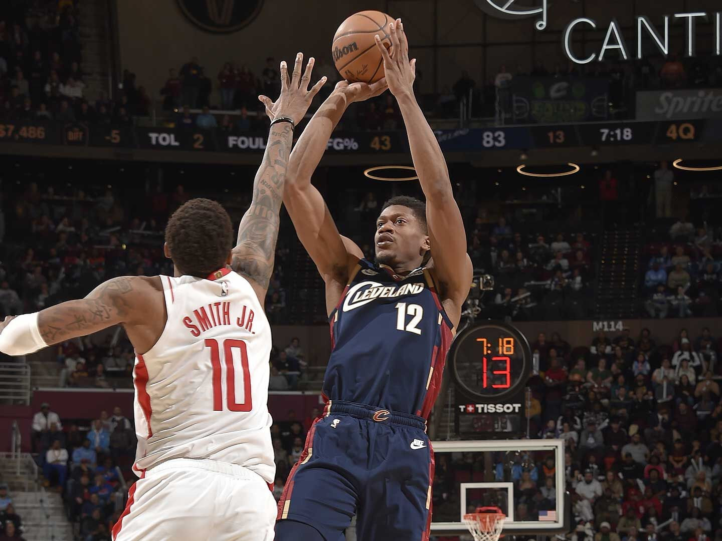 De'Andre Hunter #12 of the Cleveland Cavaliers shoots the ball during the game against the Houston Rockets